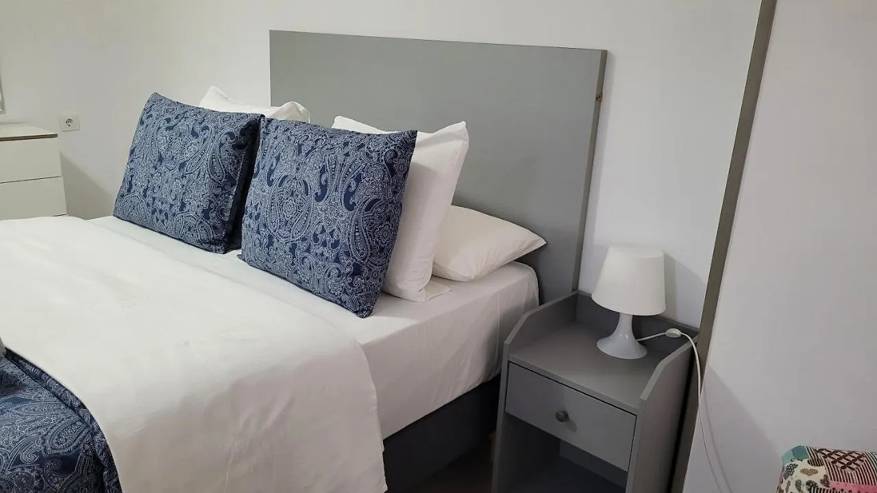 Apartaments B O D Collblanc L'Hospitalet de Llobregat 0*,