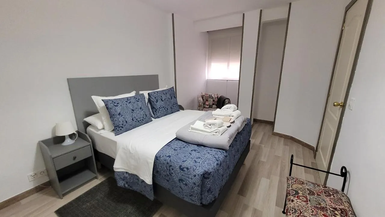 Apartaments B O D Collblanc L'Hospitalet de Llobregat 0*,